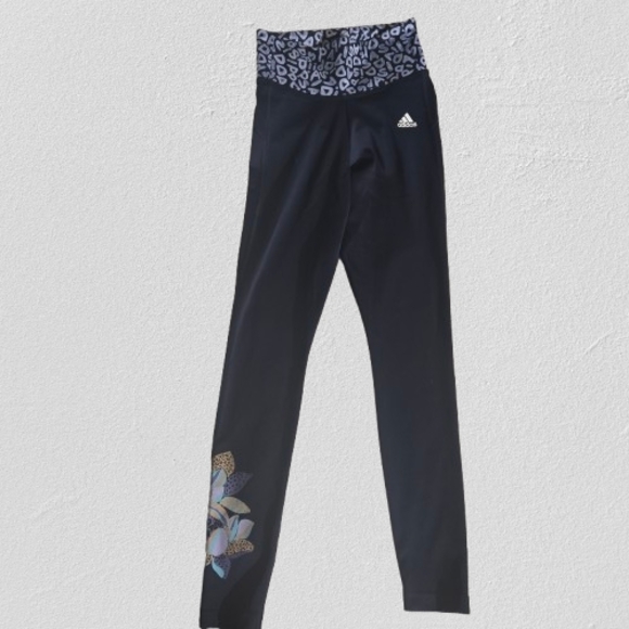 Stylish Clothing Bundle in Neutral and Patterned Colors - Picture 2 of 8